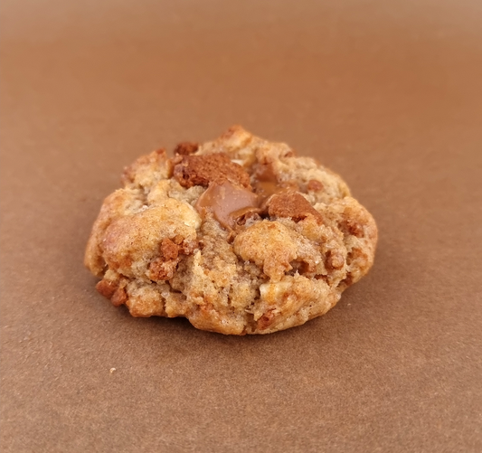 Biscoff stuffed Cookie mit weißer Schokolade