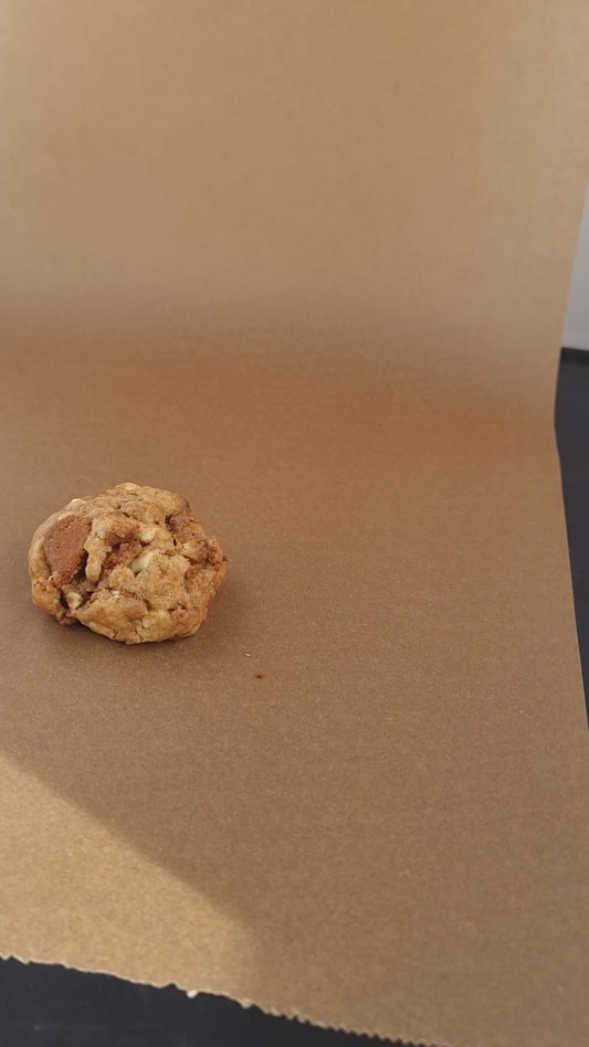 Biscoff stuffed Cookie mit weißer Schokolade - gefüllt