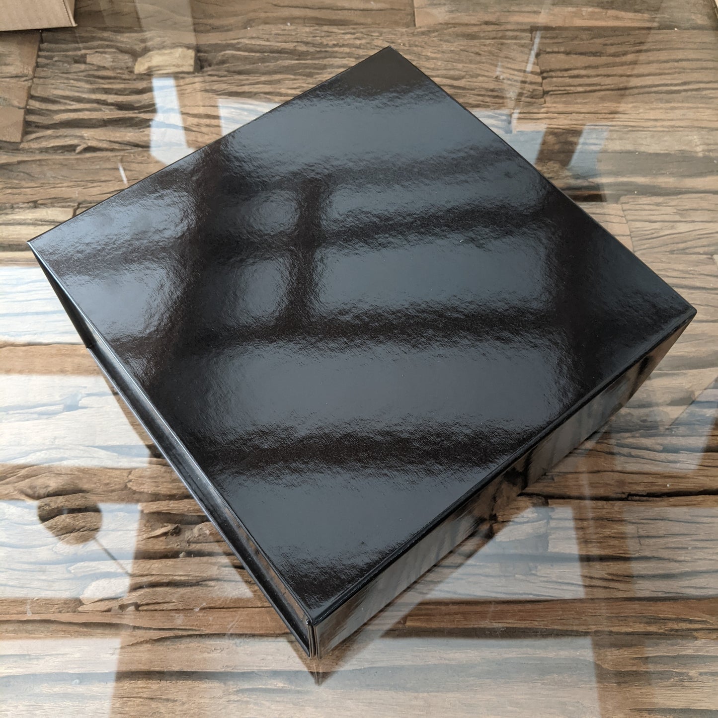 Schwarze Geschenkbox mit Magnetverschluss - OHNE KUCHEN
